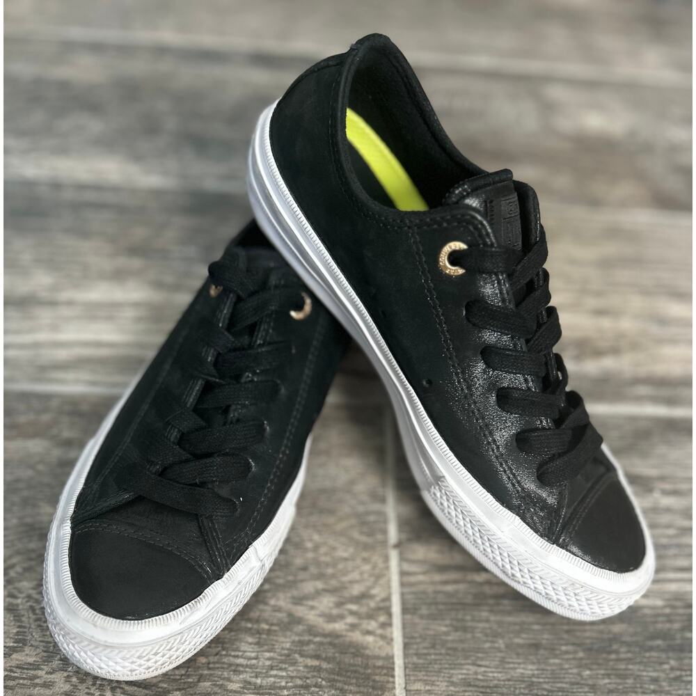 Women Converse Chuck Taylor All Stars, Black, White, Size 6.5